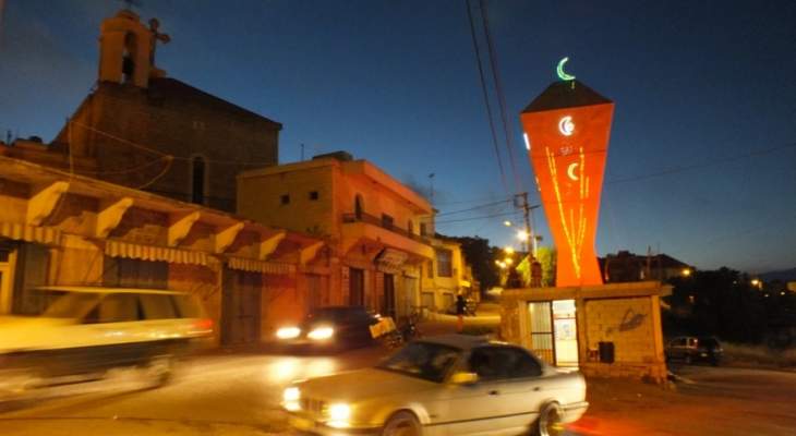 بلدية جديدة مرجعيون اضاءت فانوسا رمضانيا تجاوز ارتفاعه 10 أمتار