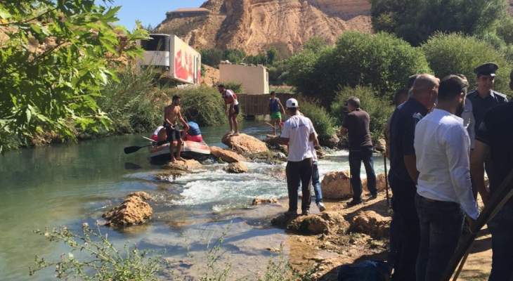 فريق الانقاذ البحري يعثر على جثة سوري بعد فقدانه في نهر العاصي
