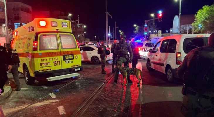 هيئة البث الإسرائيلية: مقتل أحد منفذي إطلاق النار في القدس والشرطة تبحث عن آخرين ضالعين في العملية