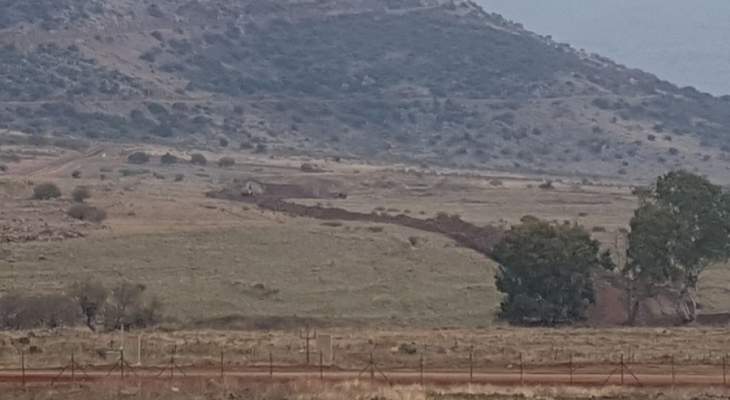 النشرة: الجيش الاسرائيلي يباشر بشق طريق عسكري بالجزء المحتل من قرية العباسية 
