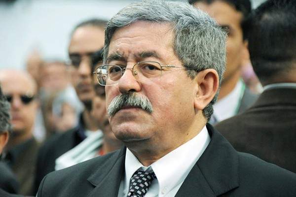 رئيس وزراء الجزائر ينتقد الداعين لتفعيل مادة عزل الرئيس في حال مرضه