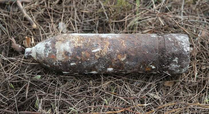  العثور على قذيفة صاروخية في خراج بلدة المحمرة وتفجيرها بملعب كرة قدم
