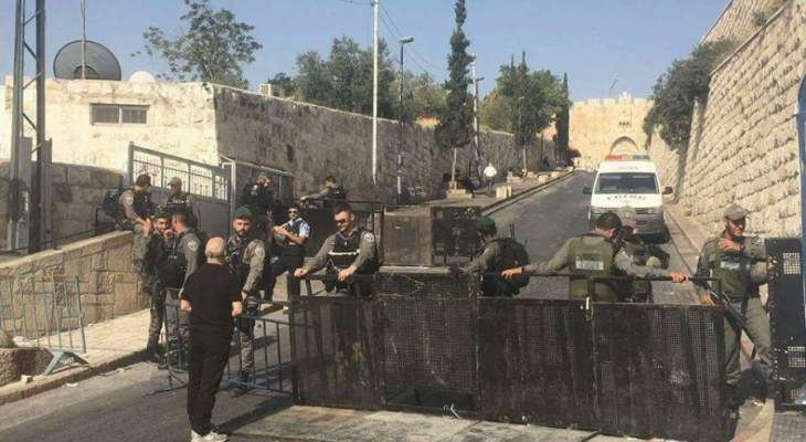 القوات الاسرائيلية تعتقل شابا من محيط باب الاسباط في القدس 
