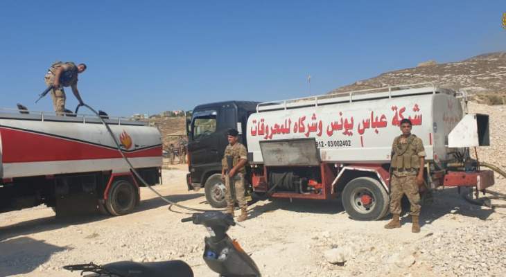 الجيش يصادر عشرات آلاف الليترات من مادة المازوت بعد مداهمات في البداوي والبقاع الغربي