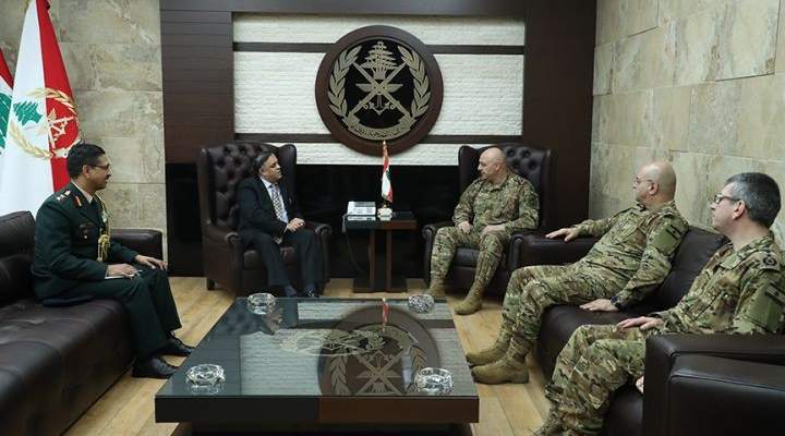 قائد الجيش بحث مع السفير الهندي في علاقات التعاون بين جيشي البلدين