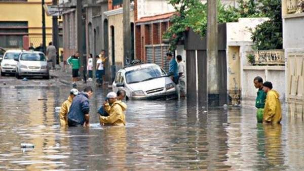 ارتفاع حصيلة ضحايا فيضانات اندونيسيا الى 77 قتيلاً