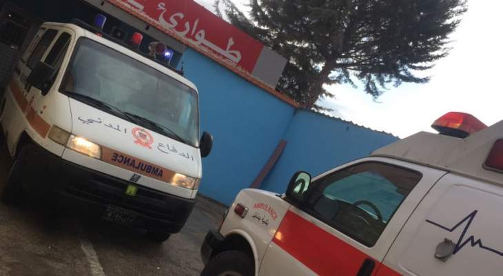 النشرة: الدفاع المدني نقل جريحين الى المستشفى بعد حادث سير وقع ببدنايل
