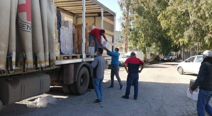 النشرة: مركز حاصبيا بالصليب الأحمر استكمل توزيع الحصص الغذائية على العائلات المحتاجة