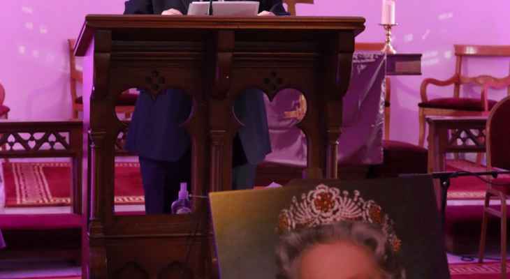 صلاة لراحة نفس الملكة اليزابيث الثانية بالكنيسة الانجليكانية ببيروت وكاول شكر للبنان إعلانه الحداد الوطني