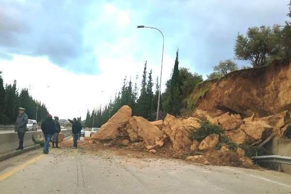 نقيب السواقين في الشمال يسأل وزير الاشغال متى إصلاح طريق طرابلس بيروت؟