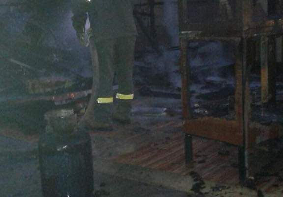 الدفاع المدني: اخماد حريق شب داخل احد المحال التجارية في مرياطة بزغرتا
