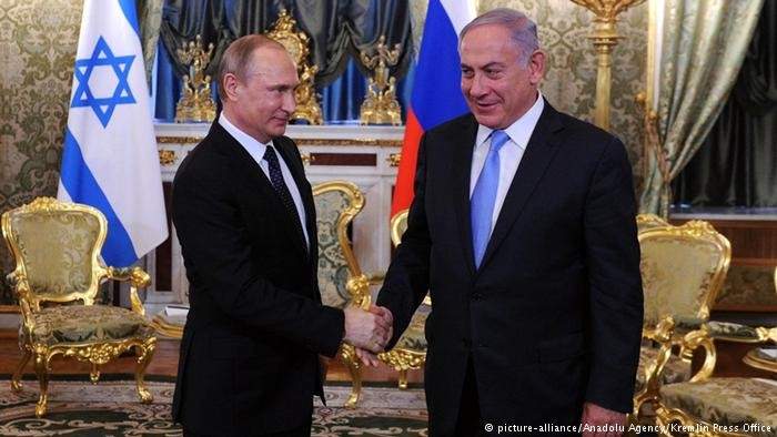 نتانياهو يبحث مع بوتين الوضع في سوريا وهنأه بعيد ميلاده