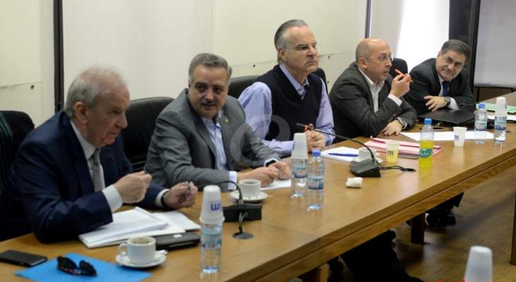 صوت لبنان: اجتماع لجنة قانون الانتخاب تأجل لبعد عودة الحريري من سويسرا