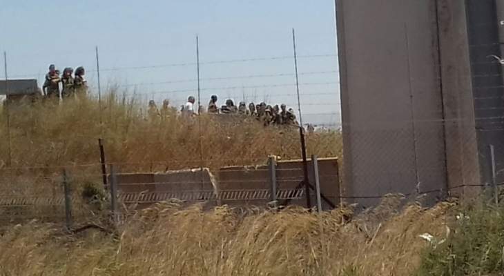 النشرة: وفد مدني اسرائيلي يضم 50 فتاة يتفقد نقطة مراقبة عسكرية مقابل كفركلا