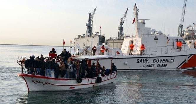 خفر السواحل التركية أنقذت 56 طالب لجوء من مياه بحر إيجة