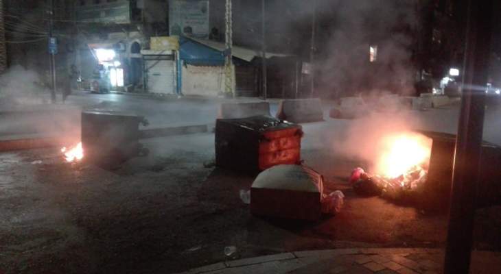 النشرة: حرق مستوعبات نفايات في محل البوابة الفوقا في صيدا