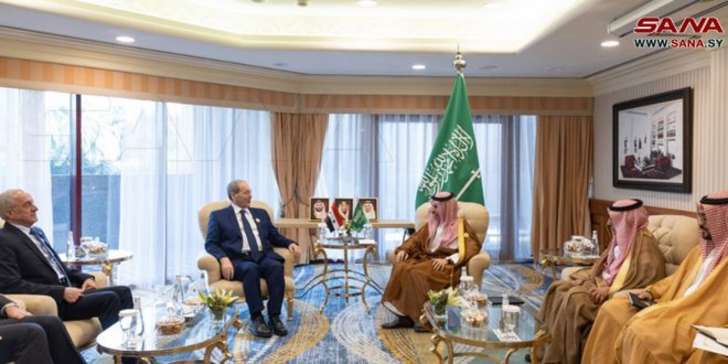 وزير خارجية سوريا بعد لقائه نظيره السعودي: ناقشنا موضوع افتتاح السفارتين في كلا البلدين وهناك قرار بالتقدم بالعلاقات