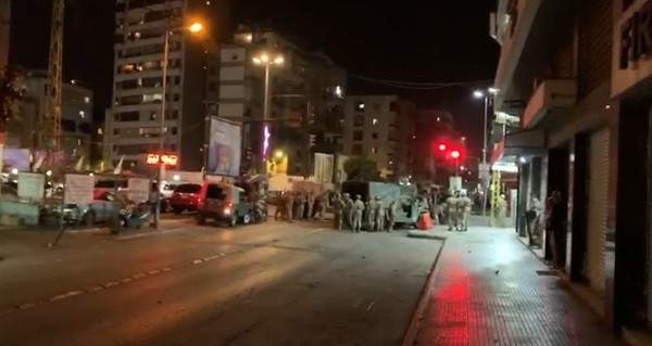 النشرة: الجيش اللبناني يفصل بين مناصرين للقوات وحركة أمل في الشياح