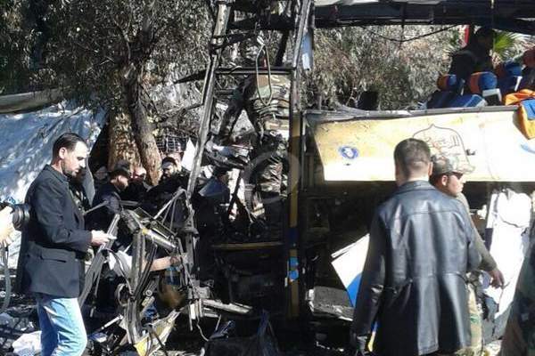 النشرة:مقتل 7 وجرح 15 جراء التفجير الذي وقع قرب نادي ضباط بدمشق