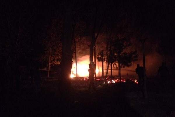 فرق الإطفاء في الدفاع المدني عملت على إخماد حريق أعشاب وبلان في جناتا