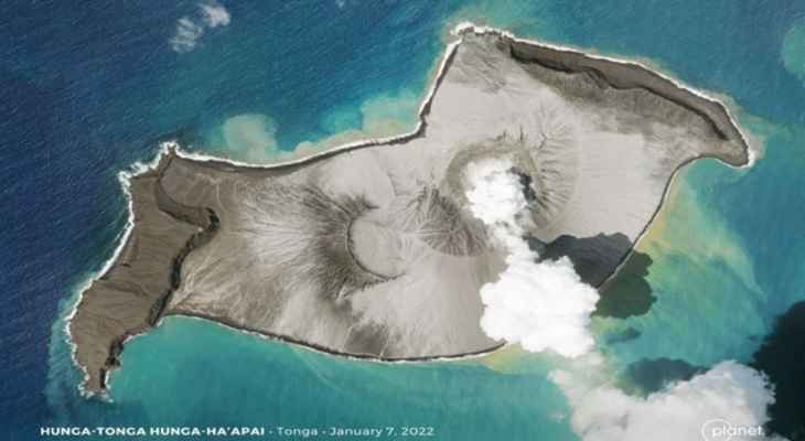 تصاعد المخاوف بشأن الوضع على جزيرة تونغا بعد موجات تسونامي ناجمة عن بركان