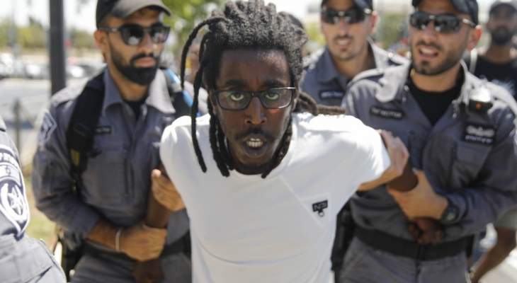 القضاء الاسرائيلي يفرج عن ضابط شرطة قتل شابا اثيوبيا يهوديا