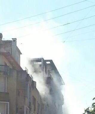 النشرة:اندلاع حريق في منزل في الزاهرية قرب مدرسة اسفون غازي