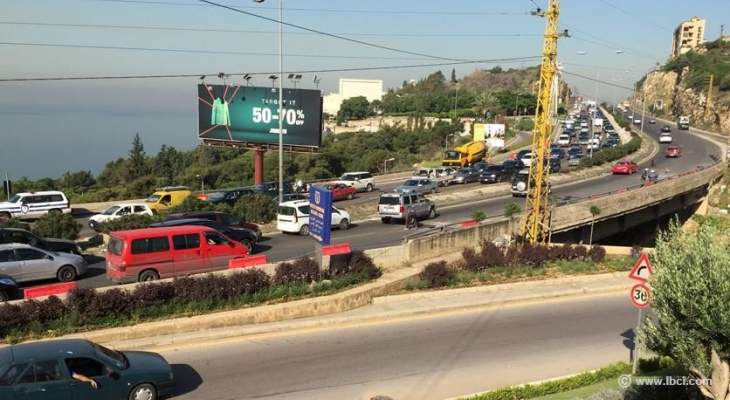 زحمة سير على المسلك الشرقي لكازينو لبنان بسبب حادث تصادم