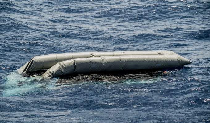 غرق زورق على متنه 130 مهاجرا قبالة سواحل ليبيا