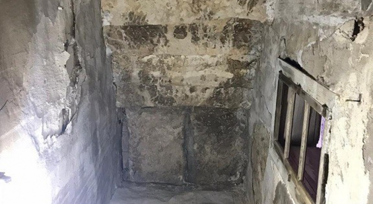 النشرة: انهيار جزء من سقف منزل في باب السراي - صيدا القديمة 