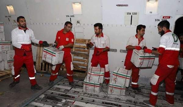 الهلال الأحمر الإيراني وزّع مساعدات إنسانية على منكوبي السيول الأخيرة