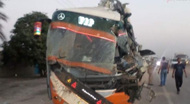 مقتل 11 شخصاً واصابة 28 آخرين اثر اصطدام حافلة ركاب بمقطورة في باكستان