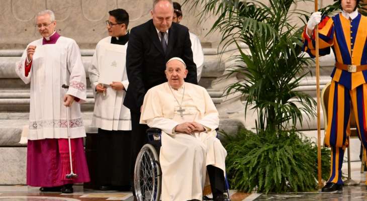 البابا فرنسيس غسل أقدام 12 سجينة في روما بمناسبة خميس الأسرار