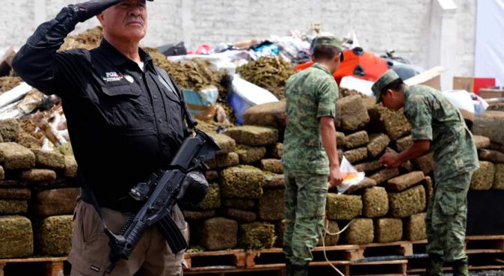 وزارة الدفاع المكسيكية: ضبط أكثر من 1.6 طن من الكوكايين والأسلحة والسيارات بالبلاد