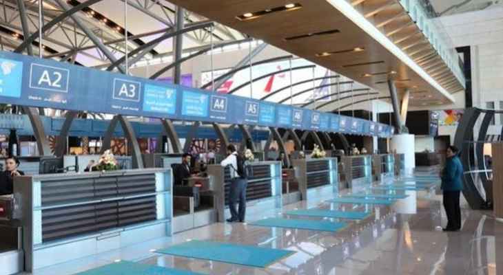صحيفة عمانية: 14 مصابًا بعد تصاعد أعمدة الدخان من طائرة هندية في مطار مسقط