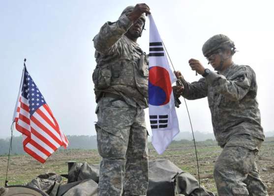 السلطات الكورية الشمالية حذرت من عواقب وخيمة لمناورات كوريا الجنوبية العسكرية المشتركة مع أميركا