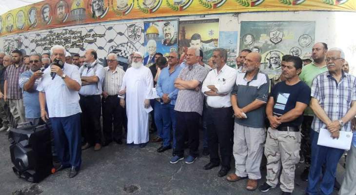 النشرة: لقاء لبناني فلسطيني في عين الحلوة رفضا لقرار وزير العمل 