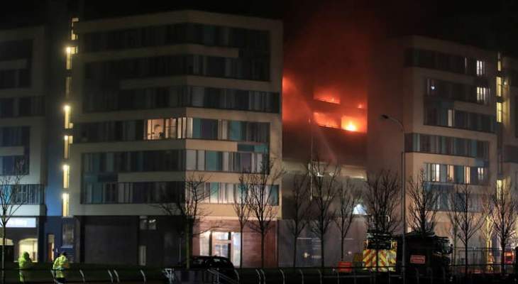 اندلاع حريق في موقف سيارات متعدد الطوابق في مدينة ليفربول البريطانية