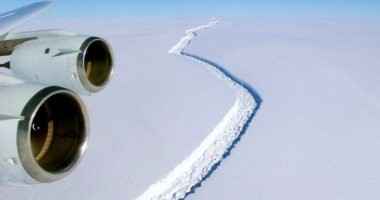 جبل جليدي بحجم ولاية أميركية على وشك الانفصال بالقارة القطبية الجنوبية
