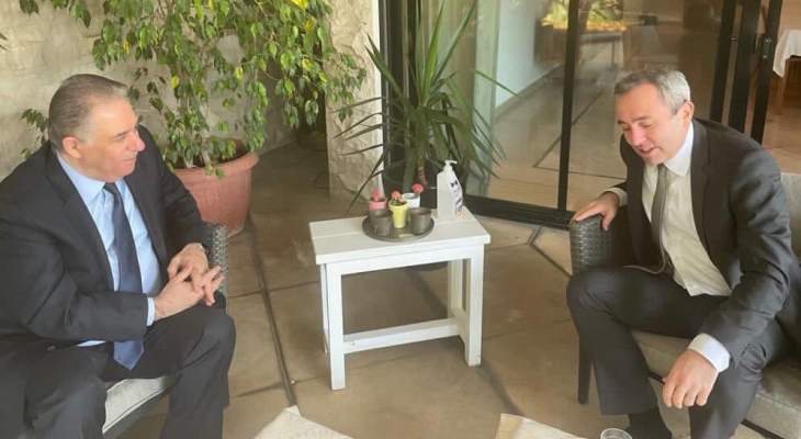 السفير الفلسطيني يلتقي نظيره البريطاني في لبنان