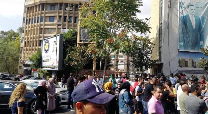 النشرة: المحتجون يواصلون اعتصامهم امام السراي الحكومي في النبطية
