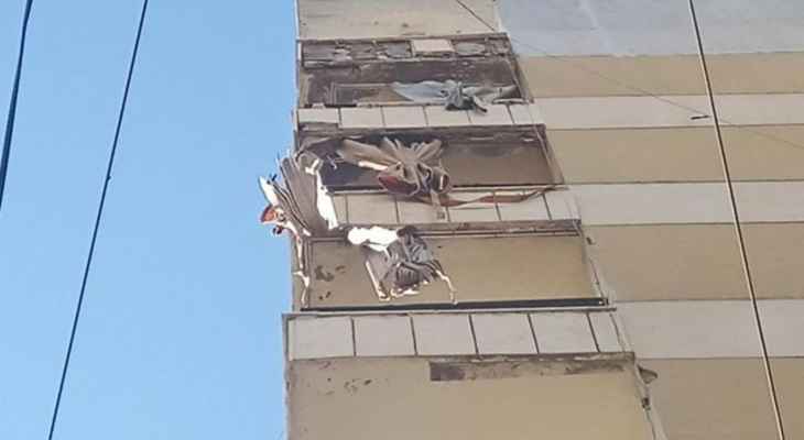 إصابة عدد من الأشخاص إثر إنهيار سقف شرفة في منطقة ⁧‫برج البراجنة