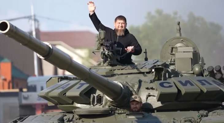 قديروف ظهر على متن دبابة روسية: بها سندخل كييف ونقوم بتطهيرها من "النازيين"