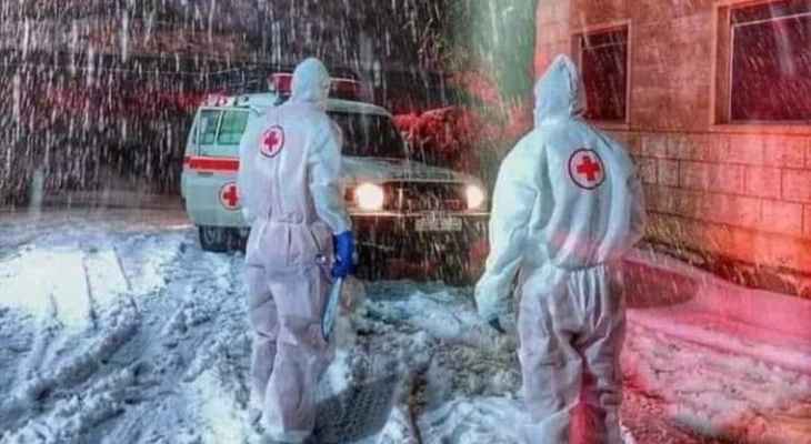 النشرة: عناصر من الصليب الأحمر في شبعا عملوا على إنقاذ عدد من المواطنين علقوا بالثلوج