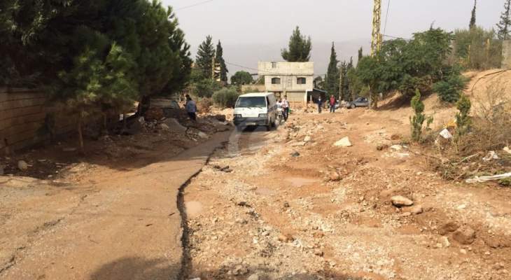 أضرار على طريق كفرنبرخ معاصر بيت الدين بسبب الامطار