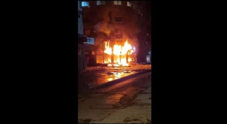 اندلاع حريق في محلّ لبيع قطع السيّارات بالمدينة الصناعيّة في البوشريّة