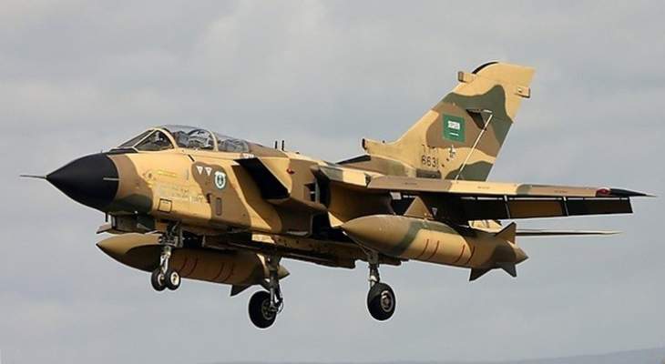 طائرات عاصفة الحزم تقصف رتلا عسكريا للحوثيين كان متجها إلى مدينة عدن