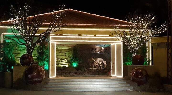 افتتاح بلدية رأس بعلبك لمغارة الميلاد بمباركة المطران رحال