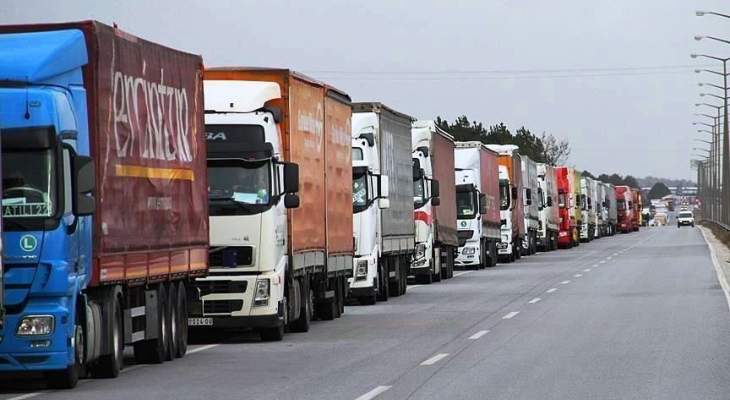 الأناضول: 63 شاحنة أممية تحمل مساعدات إنسانية عبرت تركيا باتجاه إدلب
