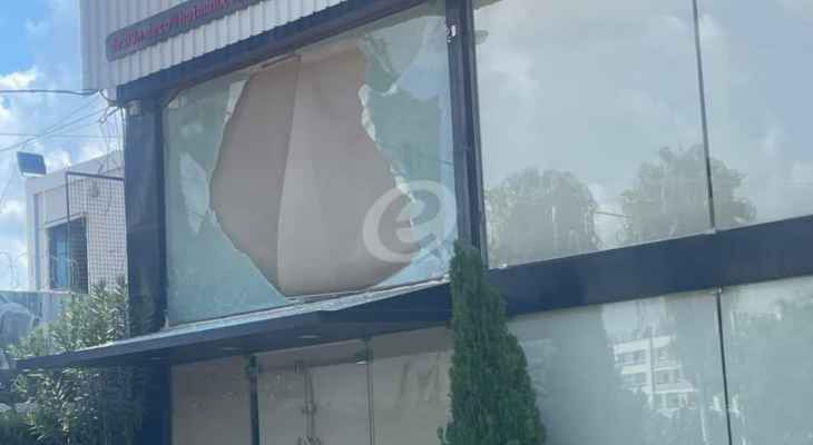 النشرة: سقوط قذيفة "لانشر" قرب مهنية صيدا وتضرر شركة سليم للنجارة